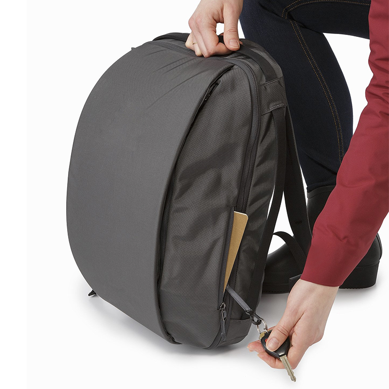 Simple style outdoor backpack is everywhere in fashion right now！